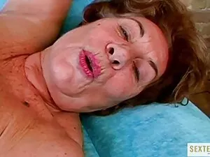 アジアの美しい大きなハードコック 女性  ...