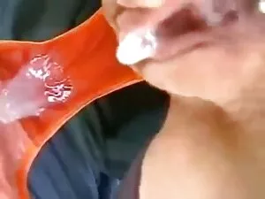 アジアからの足のマッサージEroitc  ...