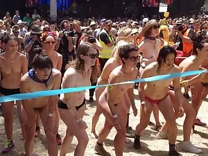 ホットサマードール！ 女性 無料 アダル ...