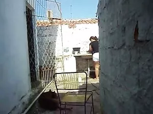 あなたはあなたの隣人の熟女を切望しません ...