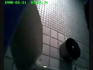 彼女の膝の上に巨乳の熟女は彼女のニーズを ...